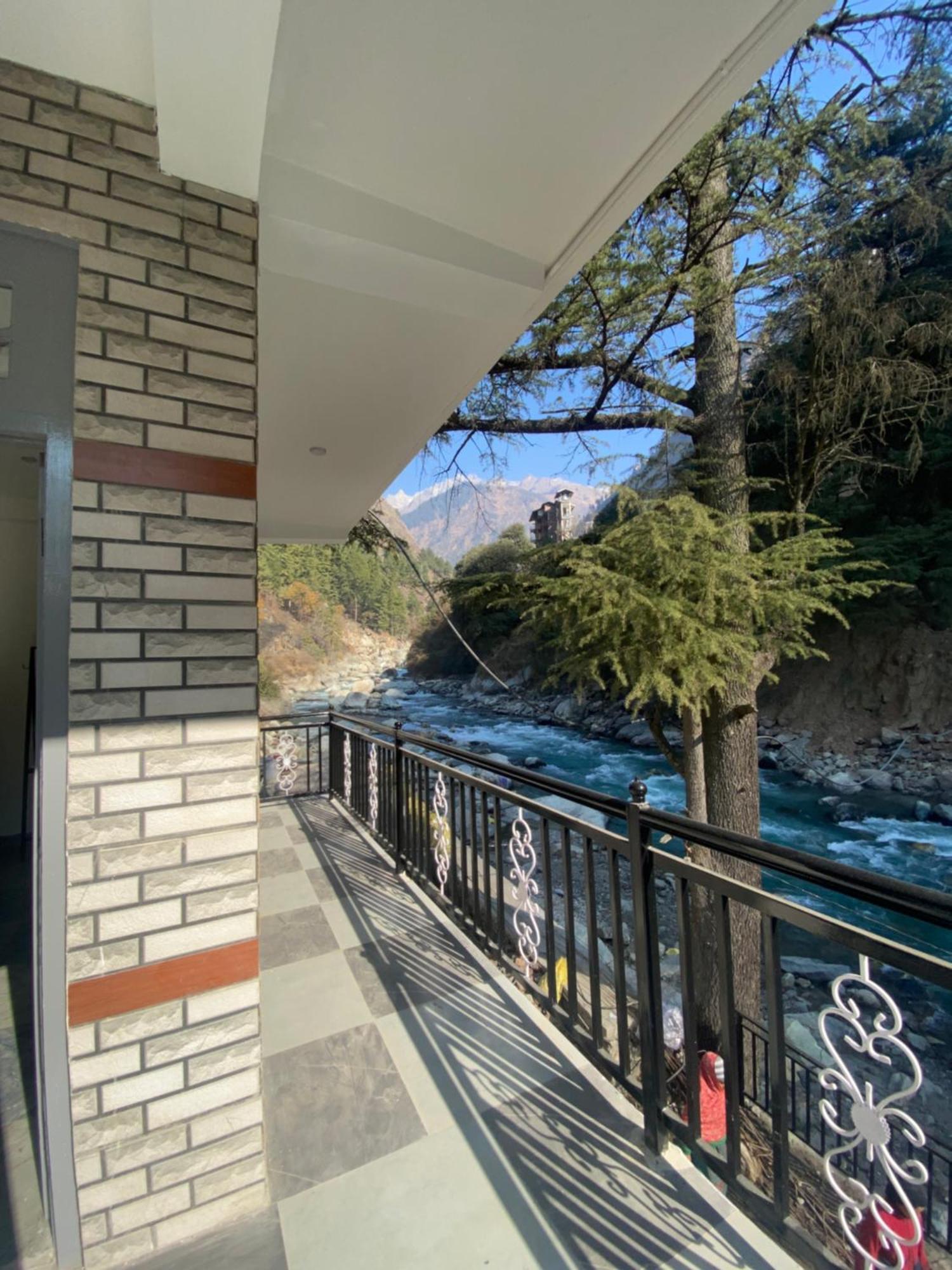 Hom House Of Mannmauji Riverside Kasol Kültér fotó