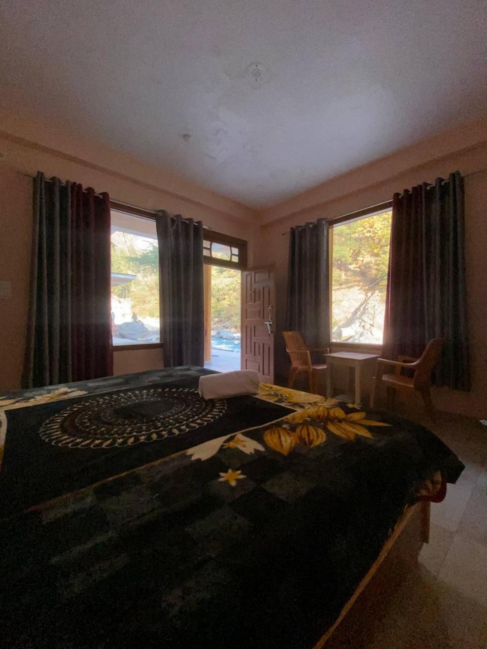 Hom House Of Mannmauji Riverside Kasol Kültér fotó