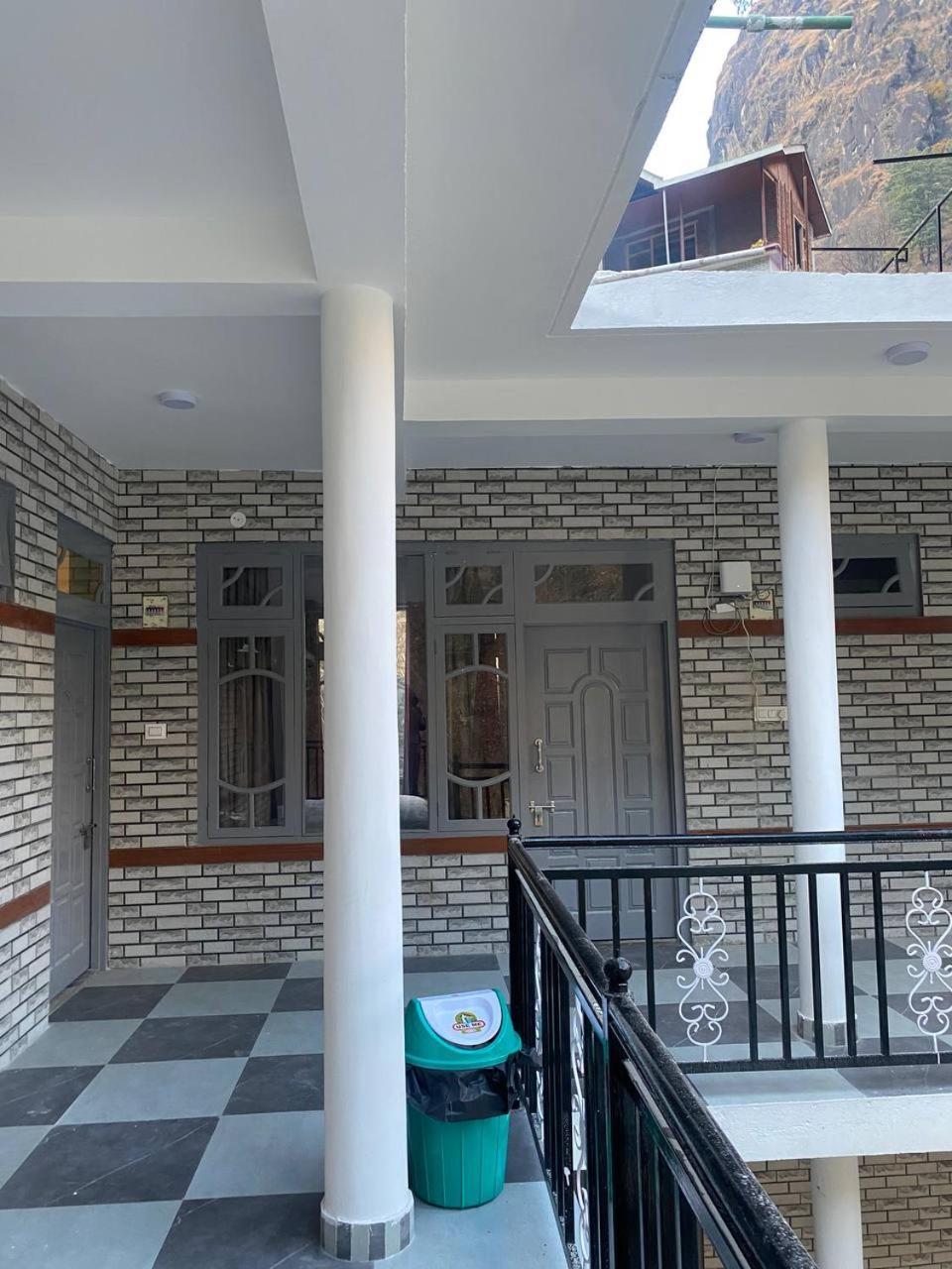 Hom House Of Mannmauji Riverside Kasol Kültér fotó